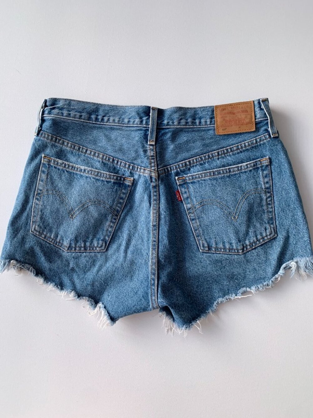 Levi's 501 Denim Short Women's size 30 - Picture 4 of 8